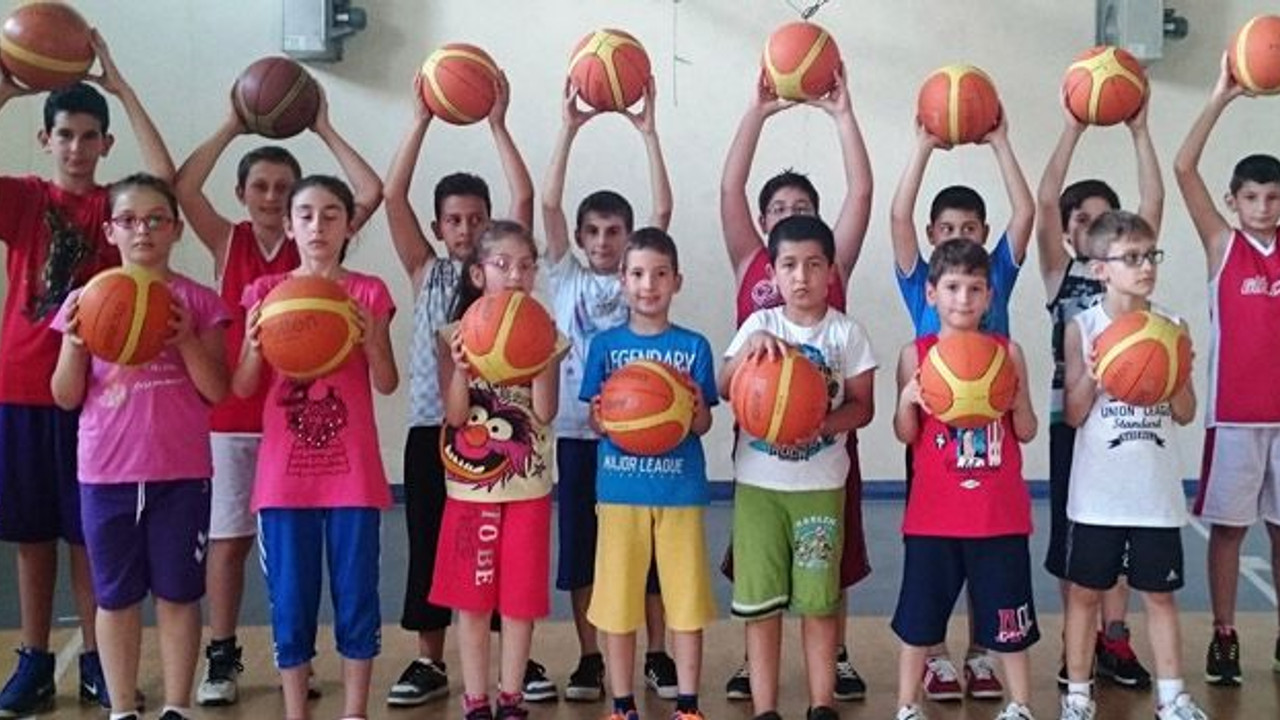 Gölcük Belediye Spor Okulları arı gibi