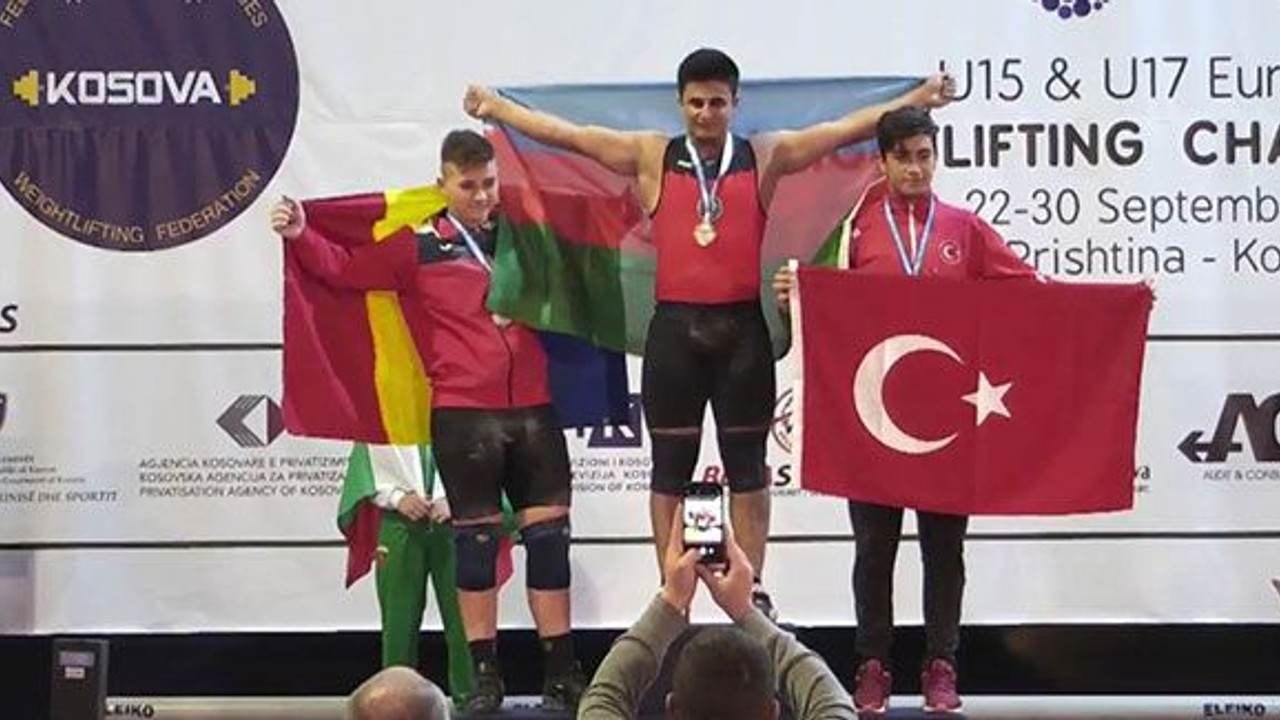 Halterde büyük başarı