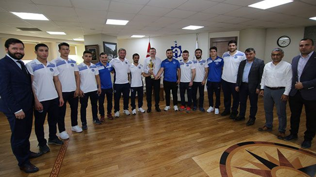 Kağıtsporlu güreşçiler Süper Lig’de