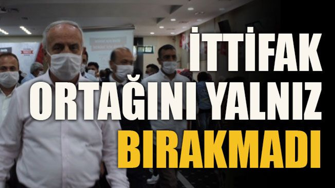 İttifak ortağını yalnız bırakmadı