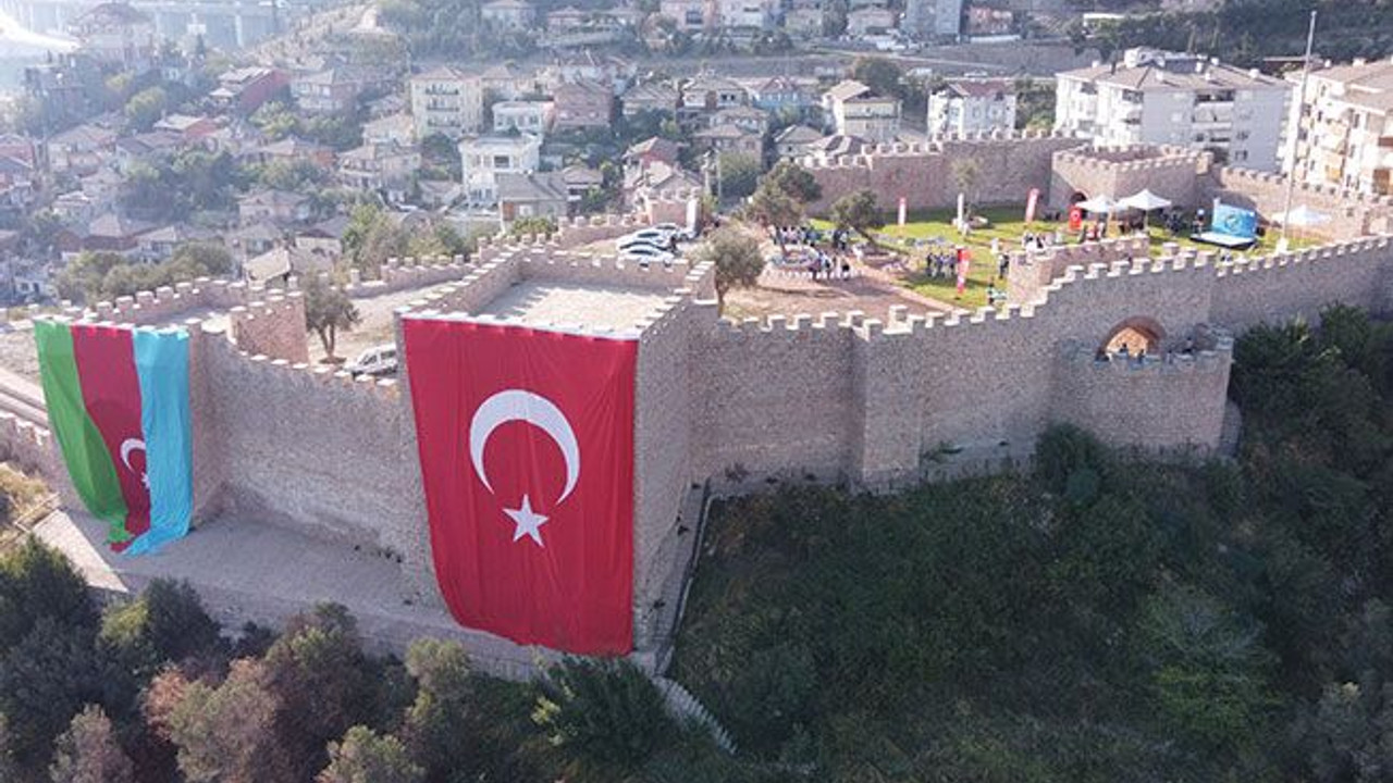 Kocaeli’deki tarihi kale kapılarını açtı