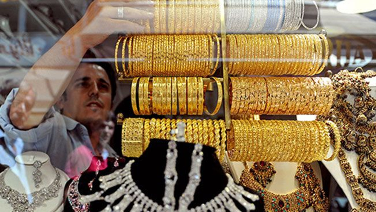 Altın rekor tazeledi