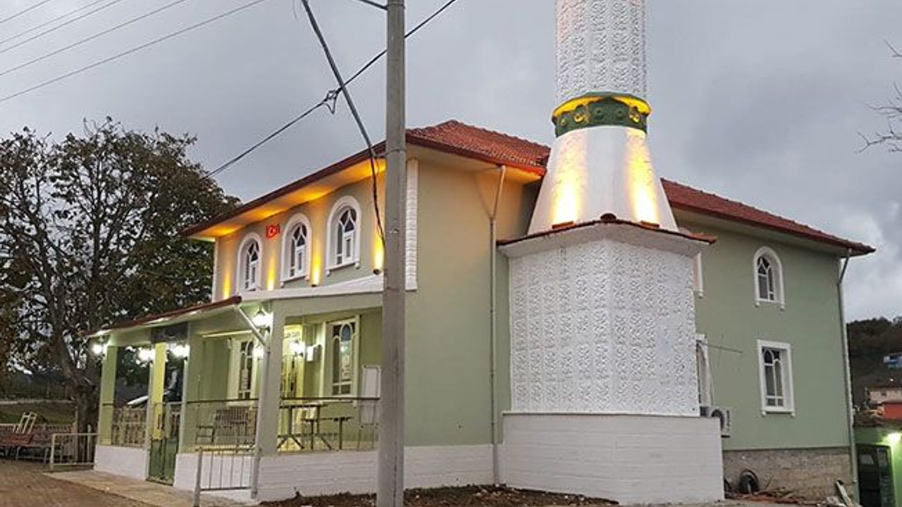 Vatandaşlar camiyi imece usulü yeniledi