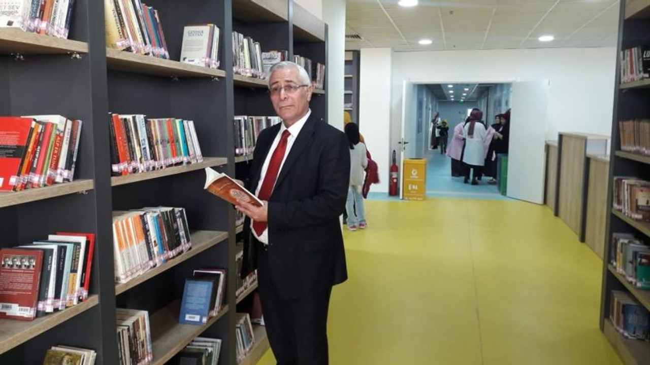Sevilen müdür Adnan Zanburkan emekli oldu