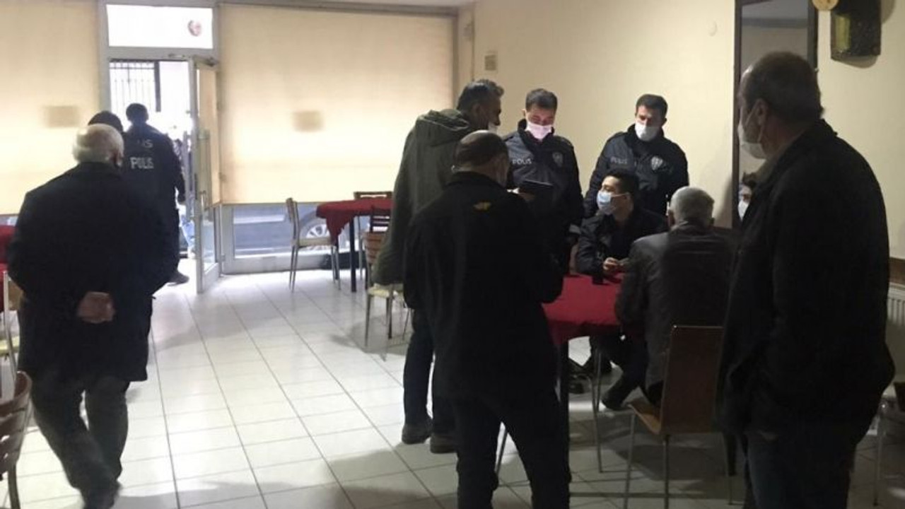 Kumar oynarken basıldılar!