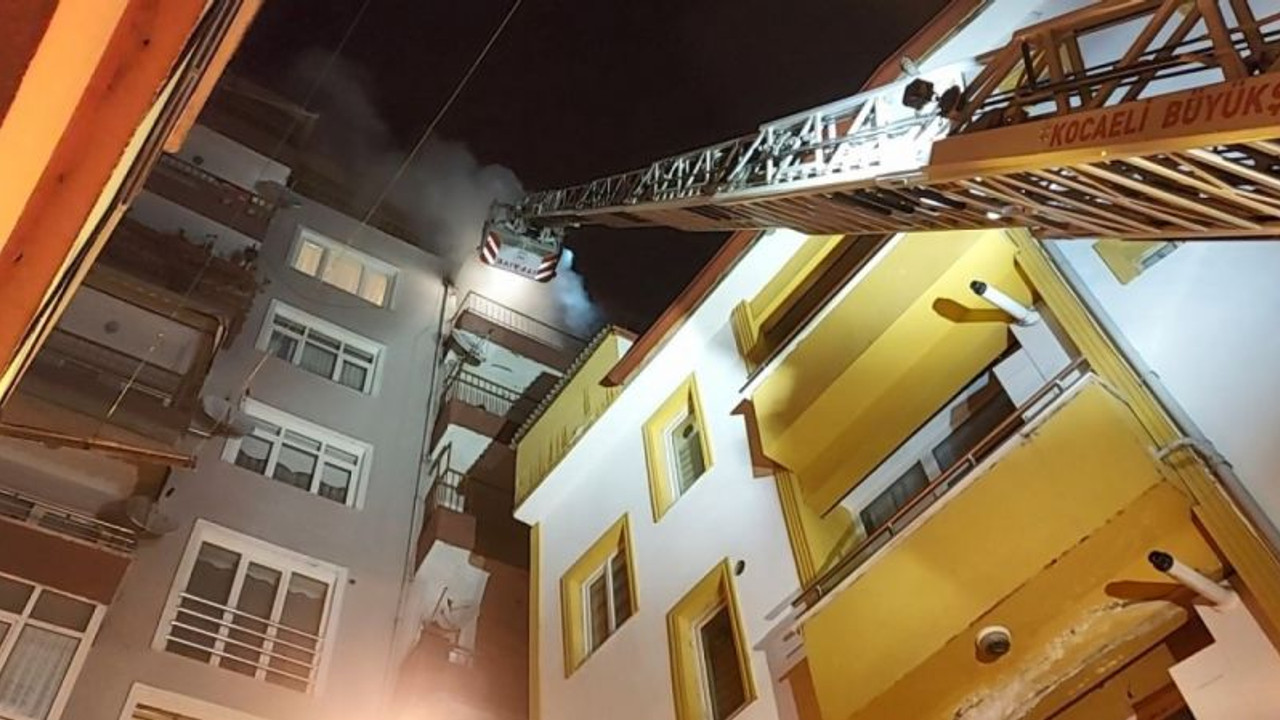 Yabancı uyruklu 3 arkadaşın yaşadığı ev alev alev yandı