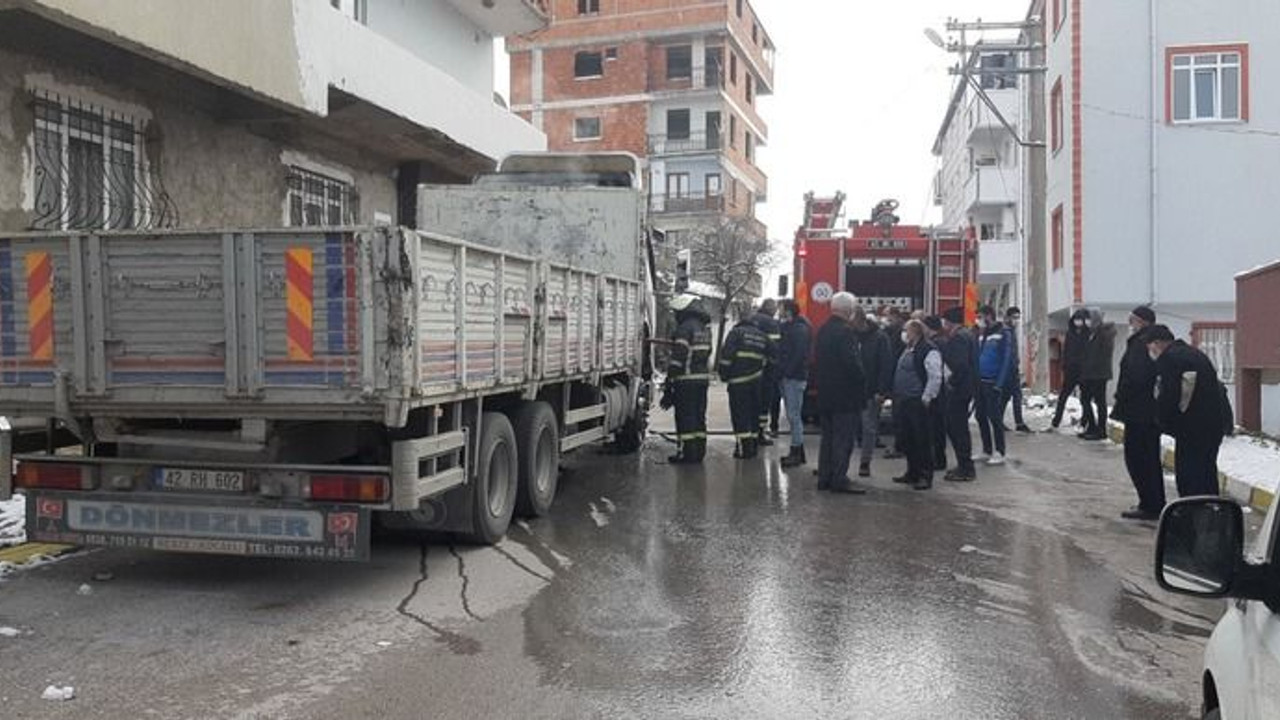 Donan yakıt deposunu ısıtmak istedi ama…