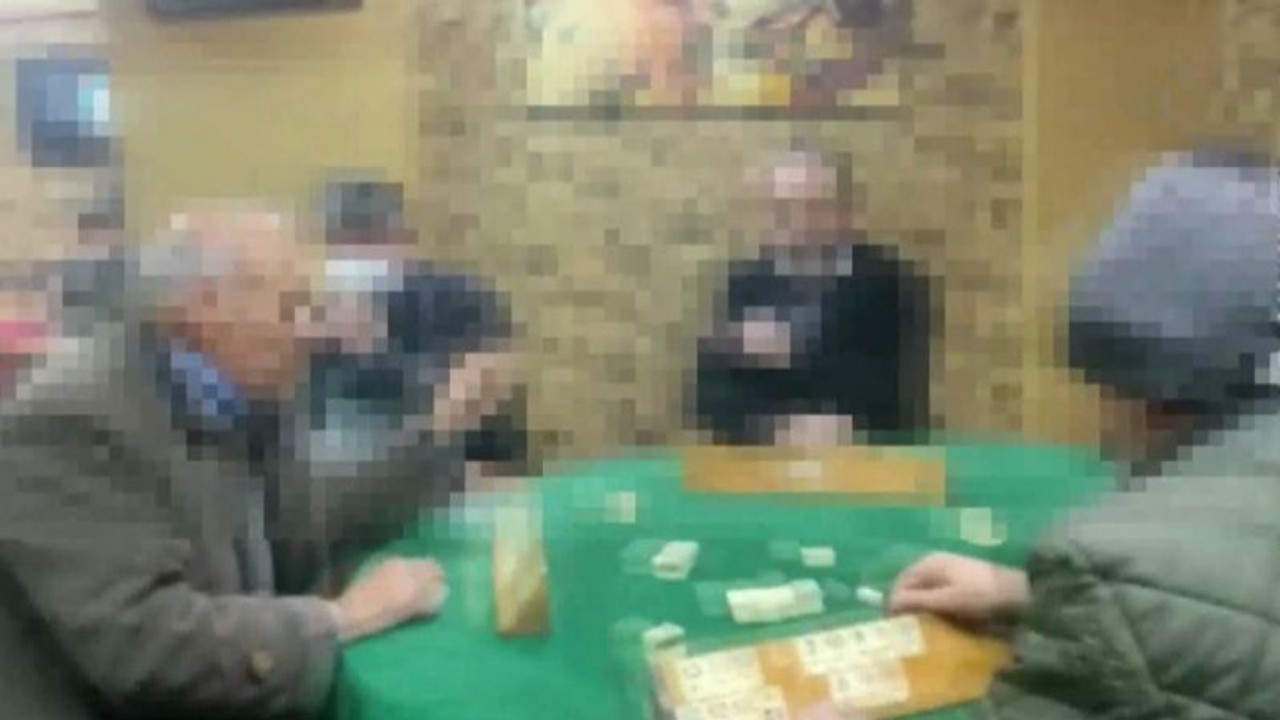 Kumar oynarken basıldılar!