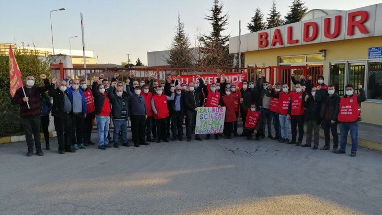 İşçiler grevin 30. gününde: 'Şu an korkunç bir şekilde tazminatsız kovma var'