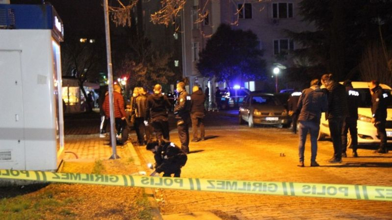 Sokak ortasında silahlı saldırı: 2 yaralı