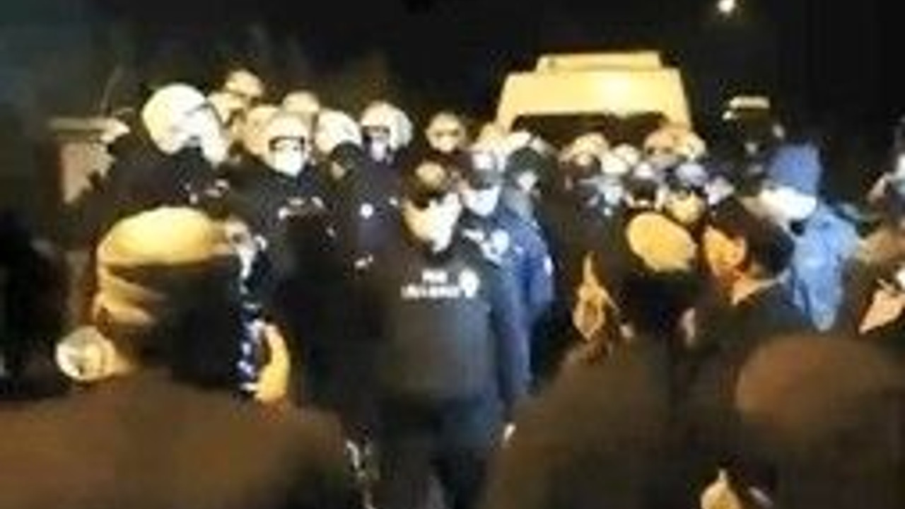 Tarikat liderinin mezarı sonunda oradan kaldırıldı
