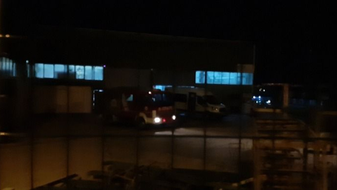 İşçi forkliftin altında kaldı