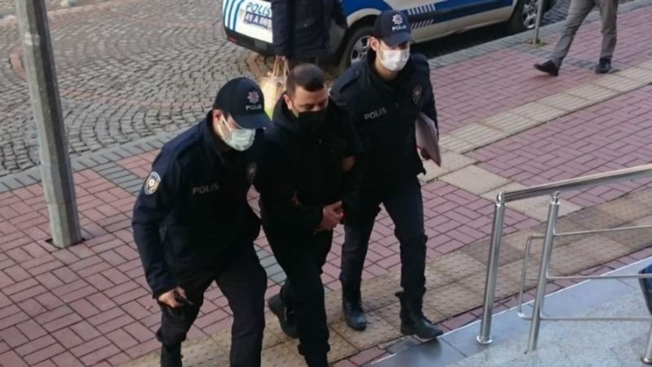 Park halindeki araçlara tekme ile zarar veren saldırgan yakalandı