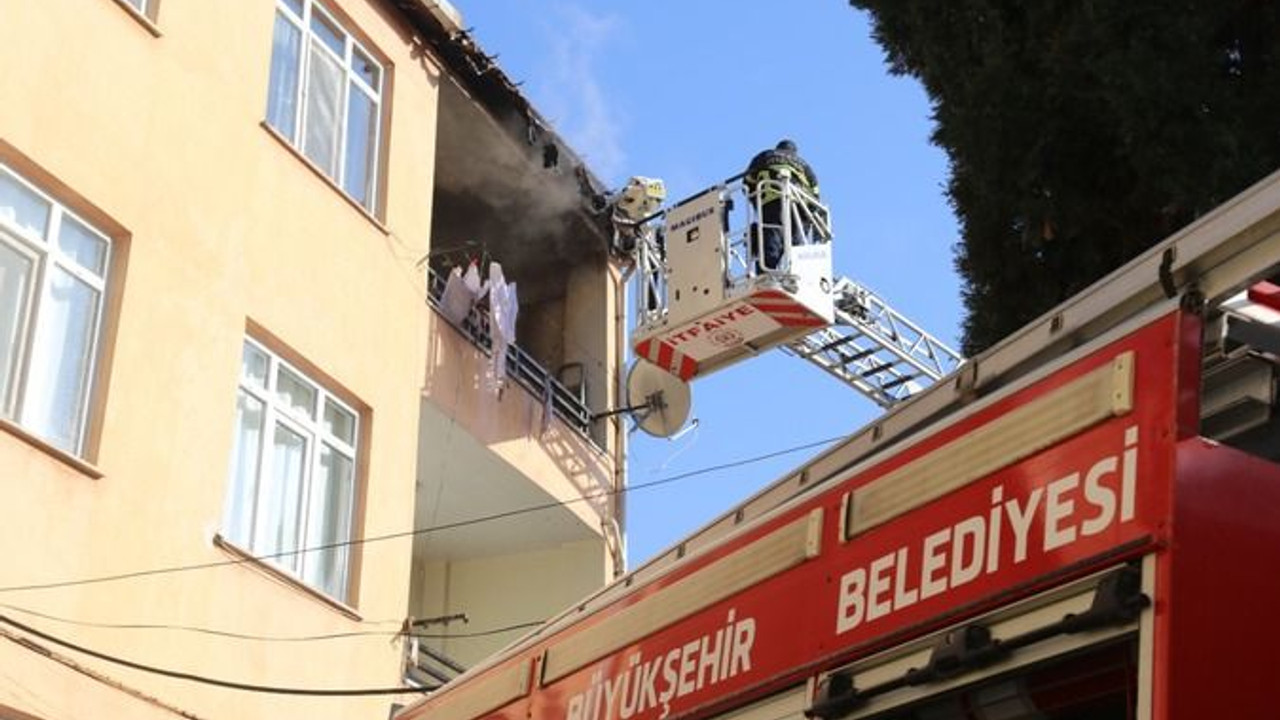 4 katlı binada yangın paniği!