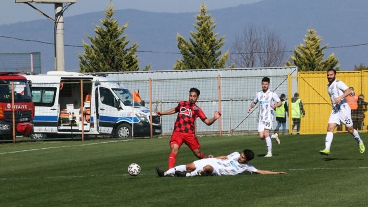 3.Lig: Gölcükspor:0 - Somaspor:0