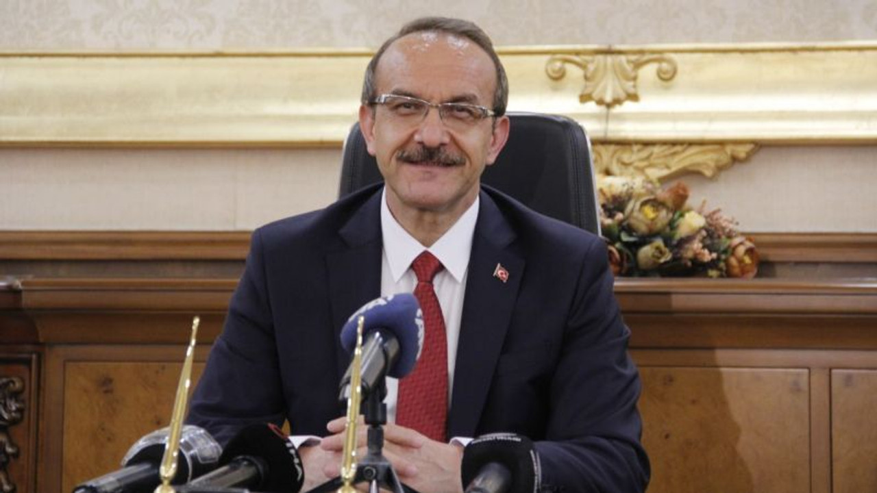Vali siyasetçilere taş çıkartıyor