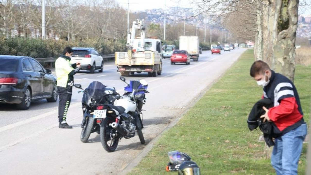 Savrulan motosikletten düşen sürücü yaralandı