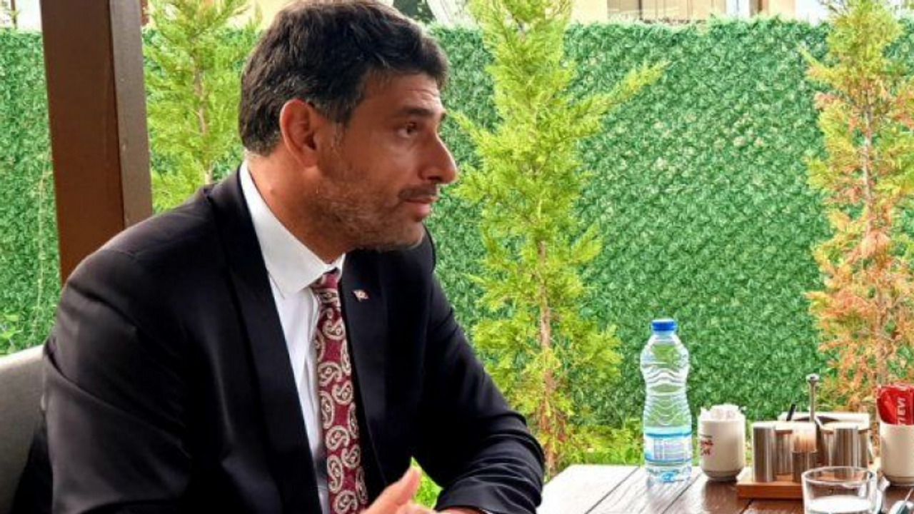 Meclis üyemizdi, çok üzgünüm… Adak’ın babası cenazeye özel izinle katılacak...Kocaman izin aldı