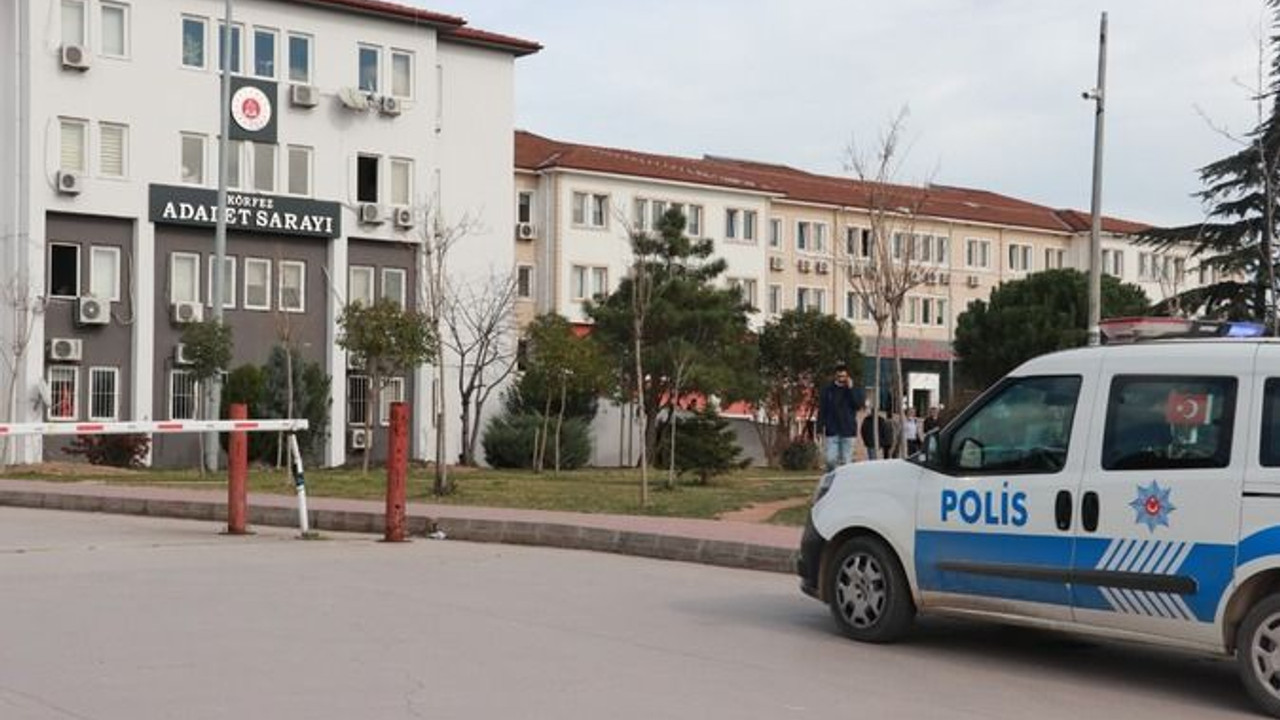 Geceden başlayan husumette bir kişi bıçaklandı!