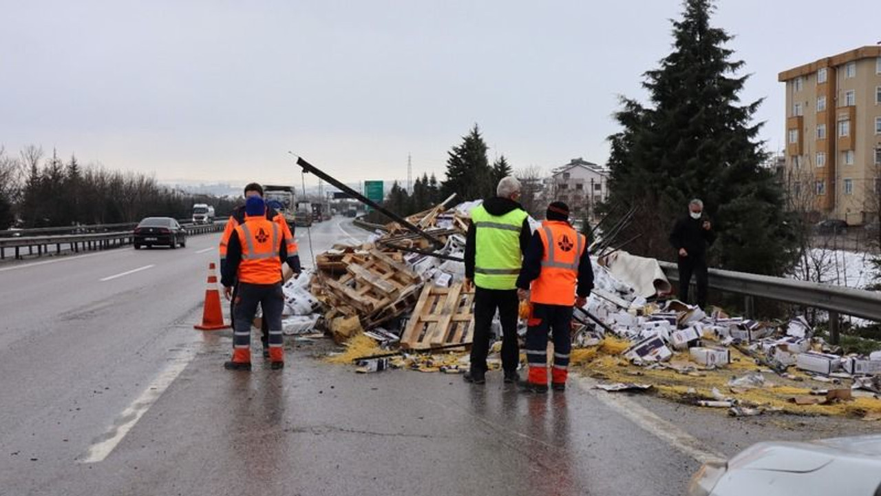 Tonlarca bakliyat TEM'e savruldu