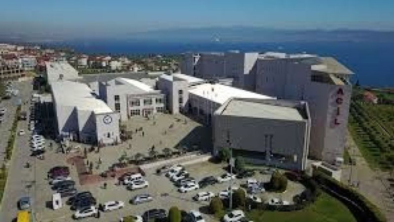 Sağlık çalışanları hastaneye tepkili