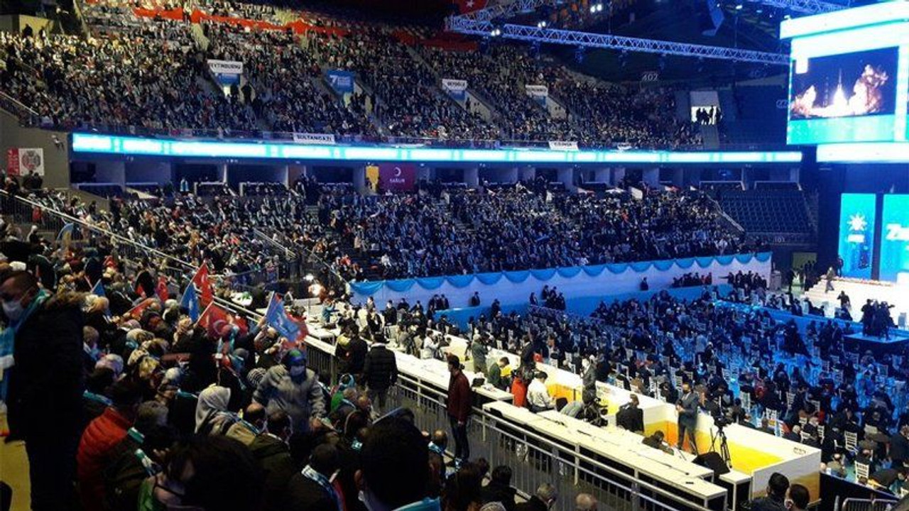 Kalabalık AKP kongreleri hangi mesajı veriyor?