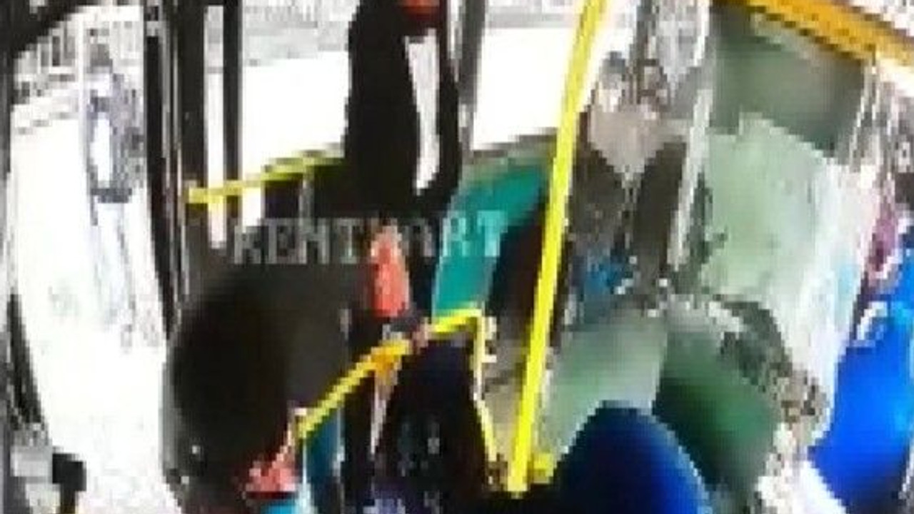 Tek HES kodu ile binmek için direttiler, otobüs sürücüsünü darp ettiler!