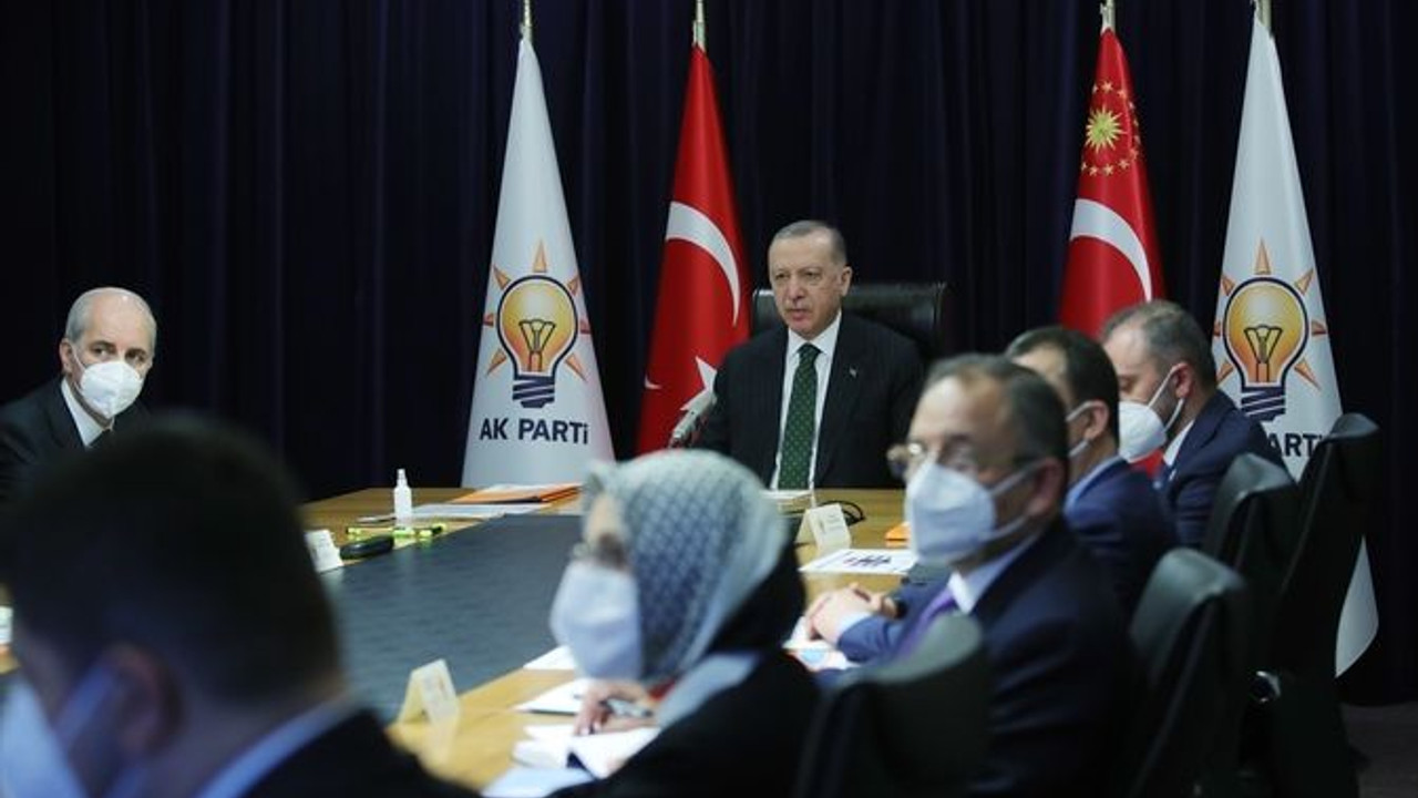 AK Parti'de kimse vazgeçilmez değildir