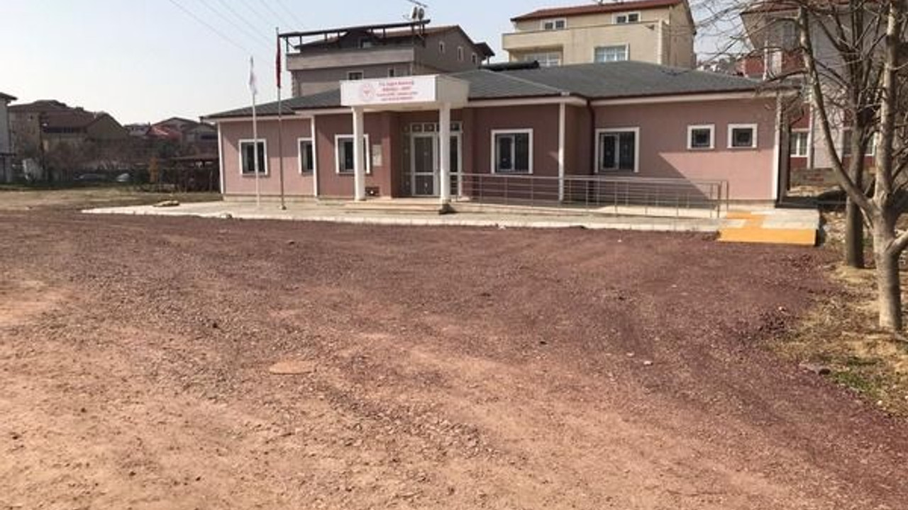 Sağlık Ocağı yaptılar yolu unuttular!