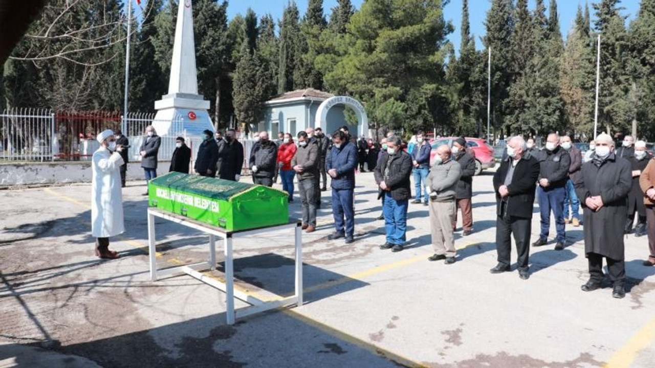 Baba oğul 1 gün arayla korona virüse yenildi