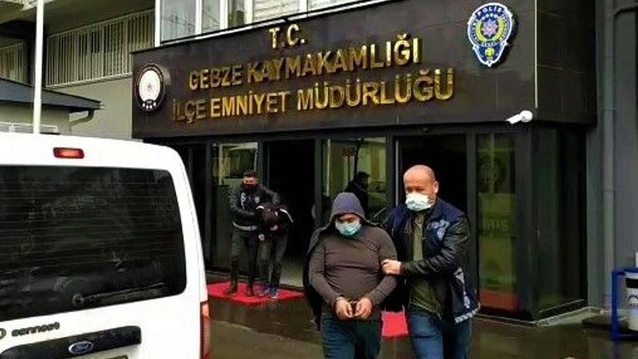 Araçların camını kırıp ziynet eşyası çalmışlar