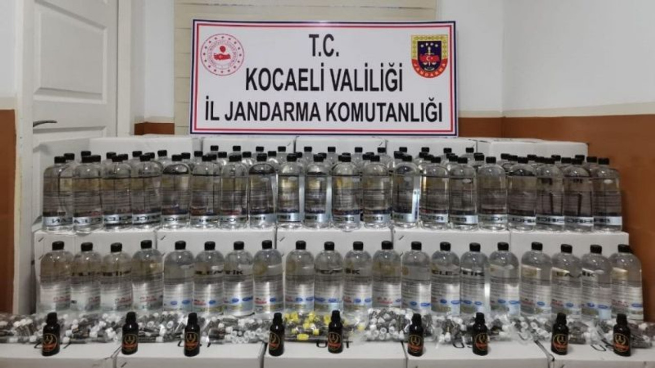 Kocaeli’de yüzlerce litre etil alkol ele geçirildi