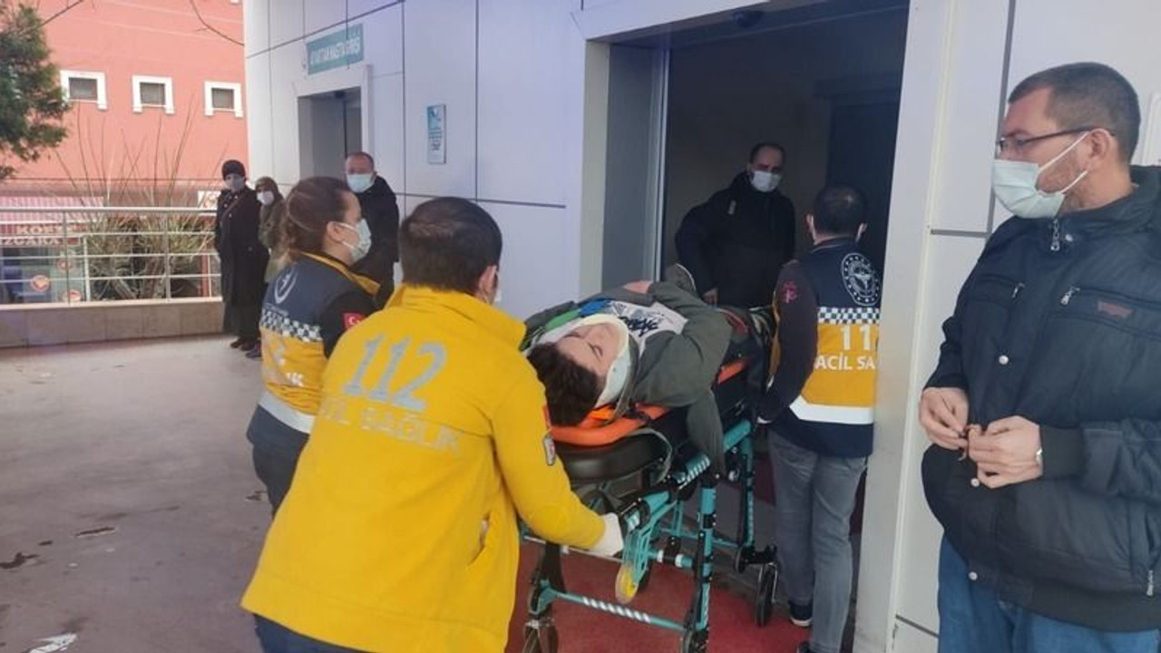 ATV ile otomobil kafa kafaya çarpıştı!