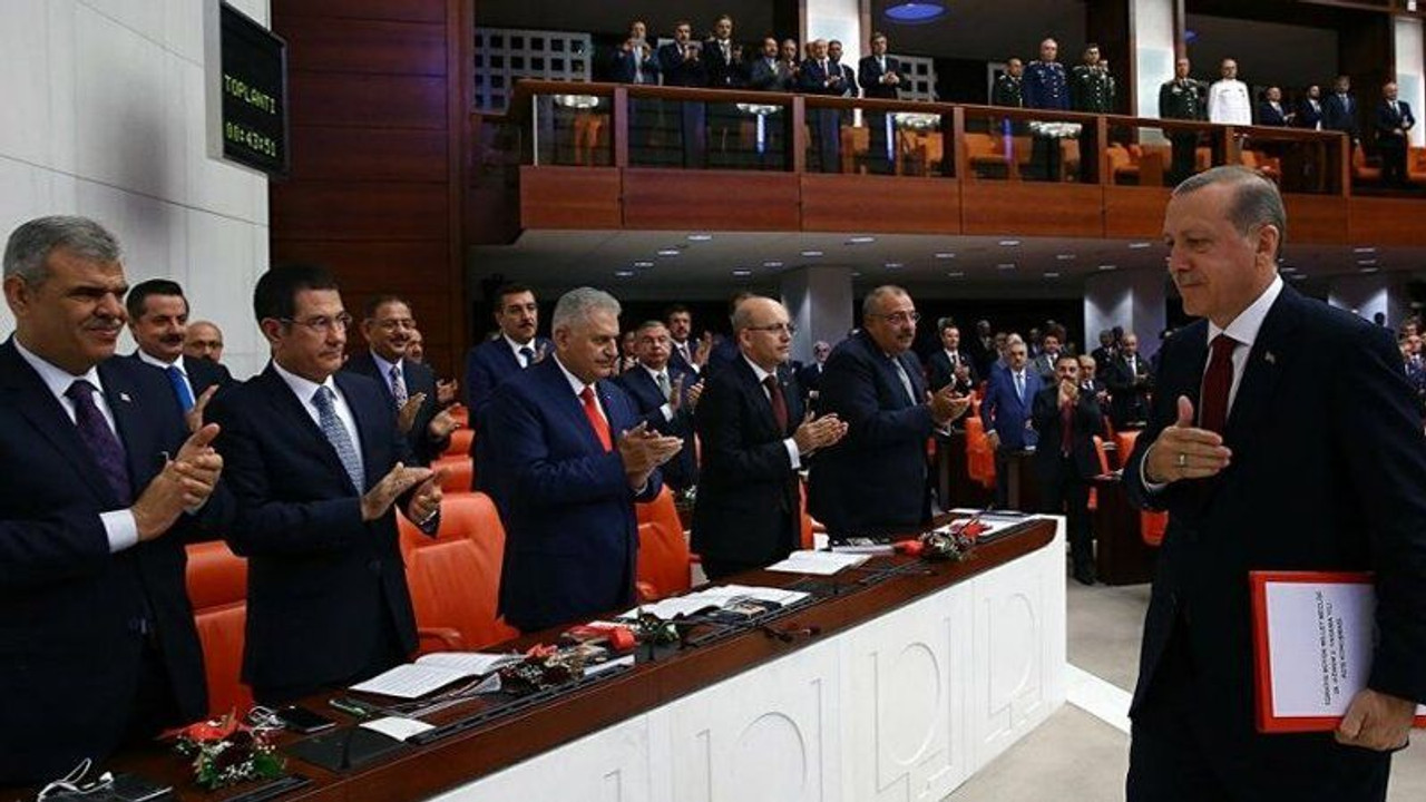 Kenan Evren'i 70'e katladı