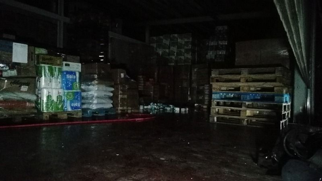 Market deposunda yangın paniği