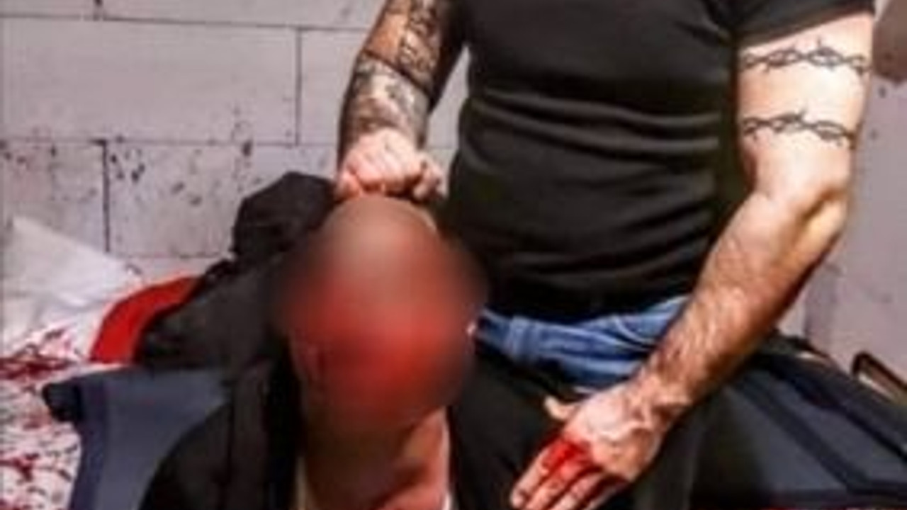 Sosyal medyayı ayağa kaldıran olay... Yer: İzmit ‘Eşcinsel’ dedi öldüresiye dövdü!