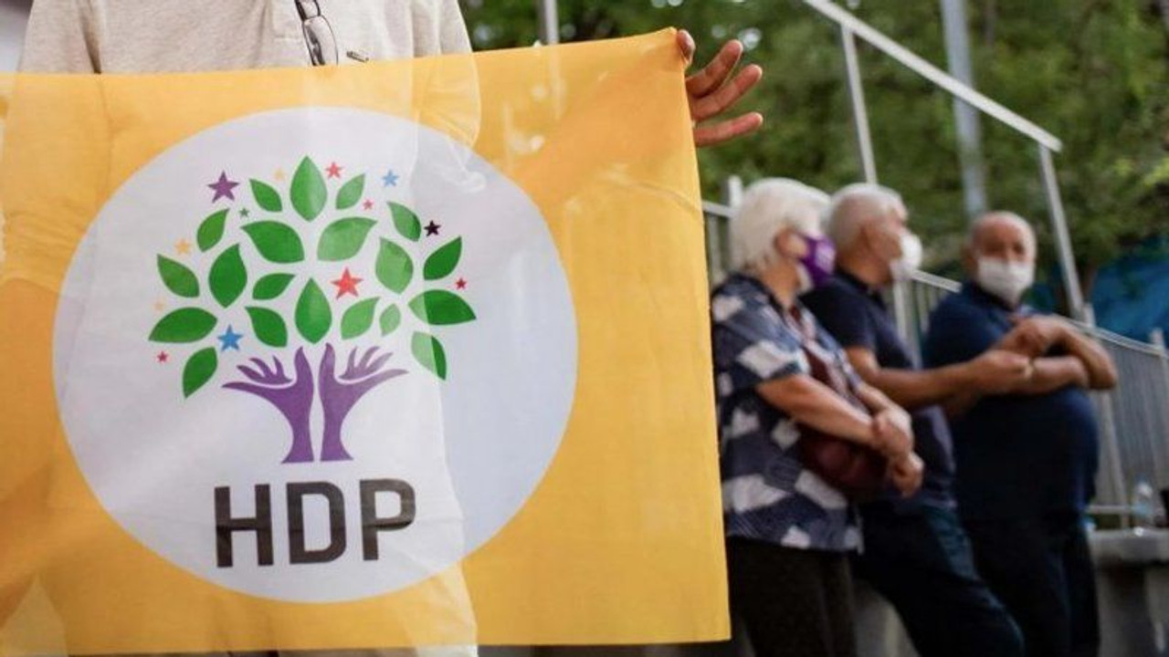 HDP kapatılacak mı, kendini mi feshedecek?
