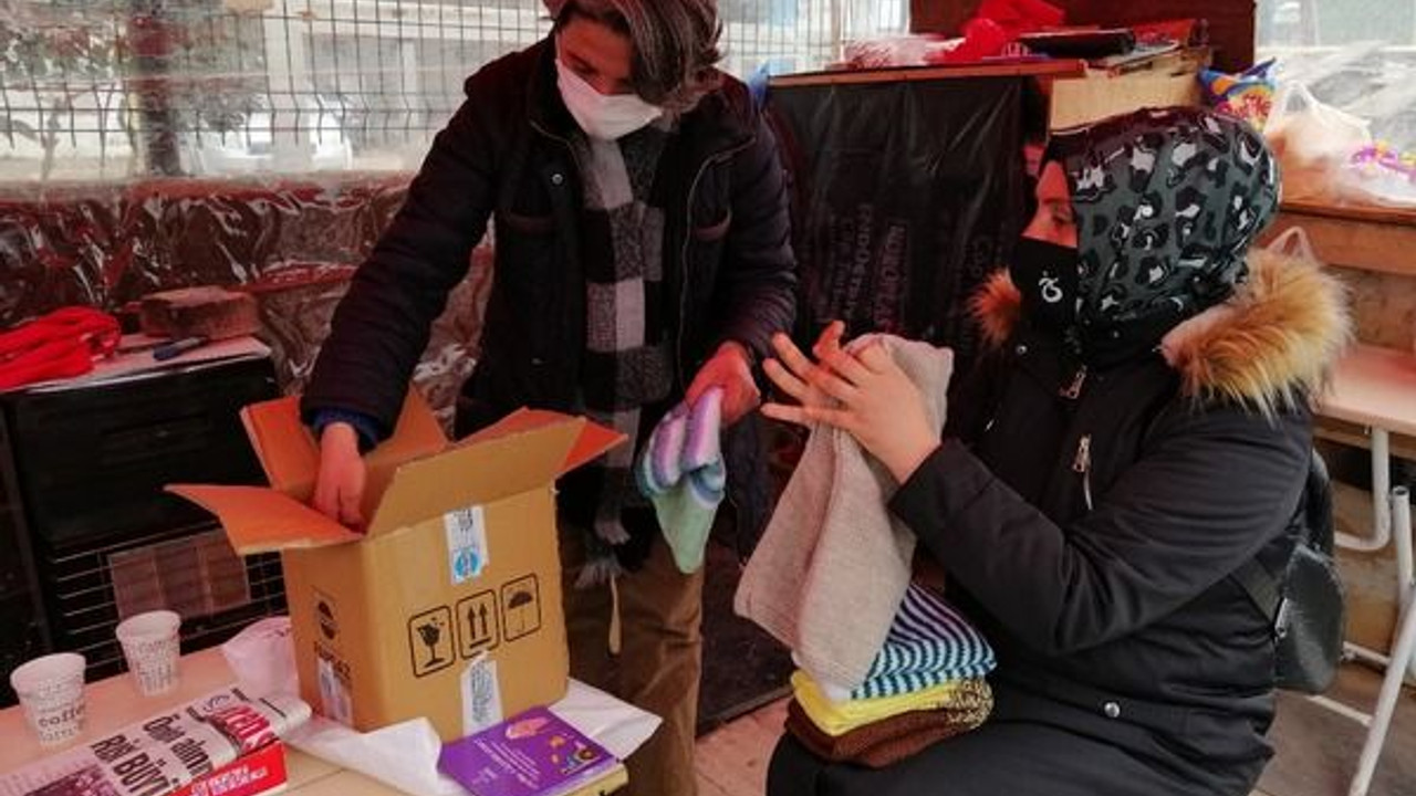 Grevdeki işçilere "İstanbul Sözleşmesi" ziyareti