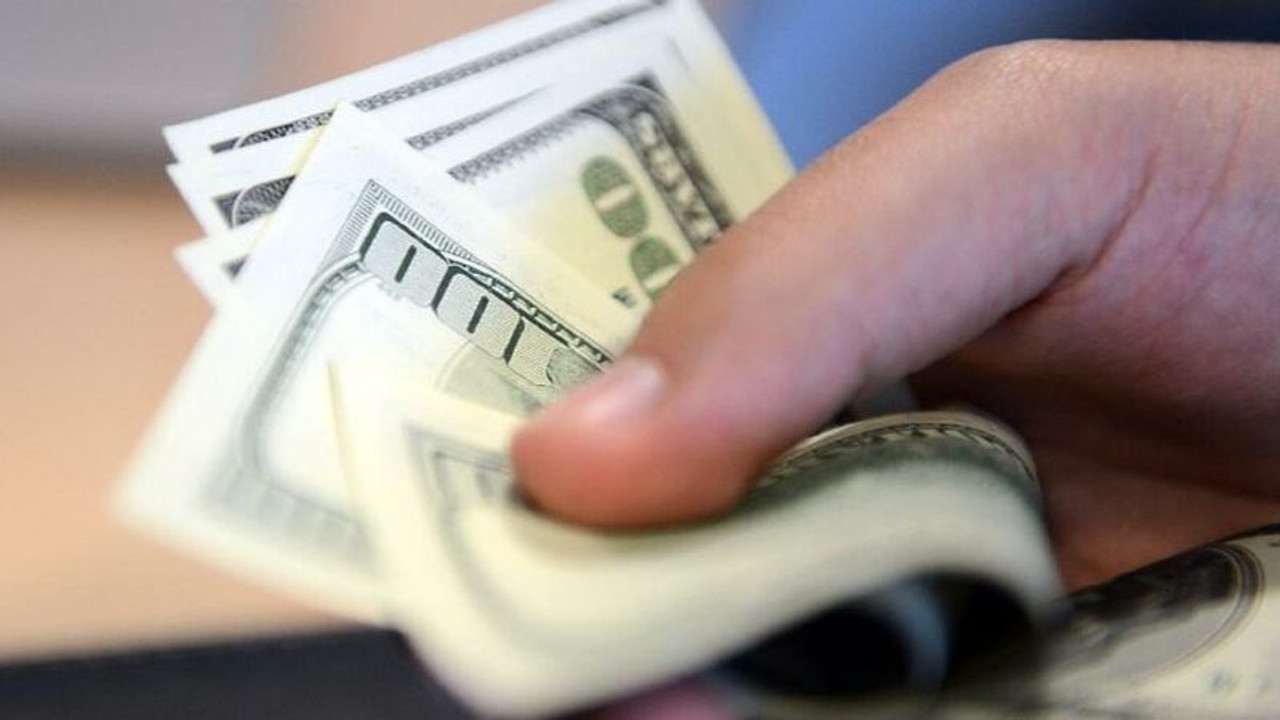 Dolarda dalgalı seyir sürüyor
