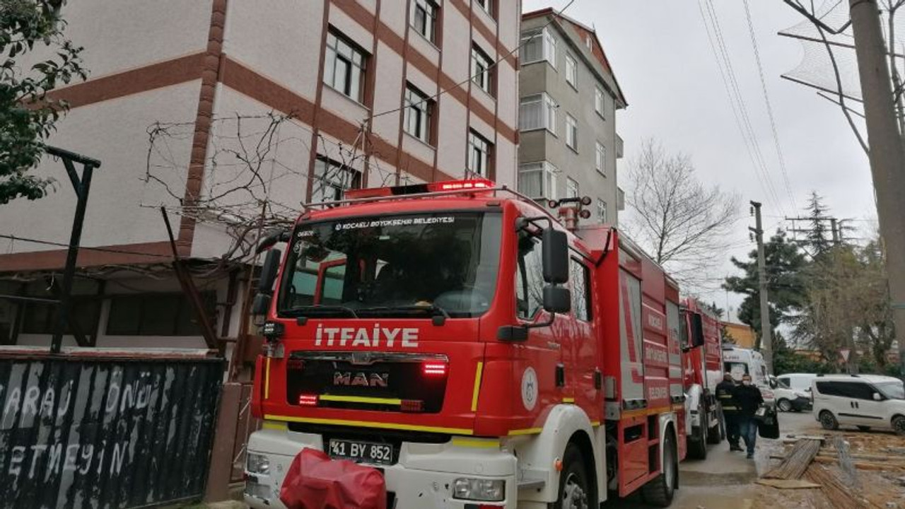Korkutan yangından 4 kişi son anda kurtarıldı
