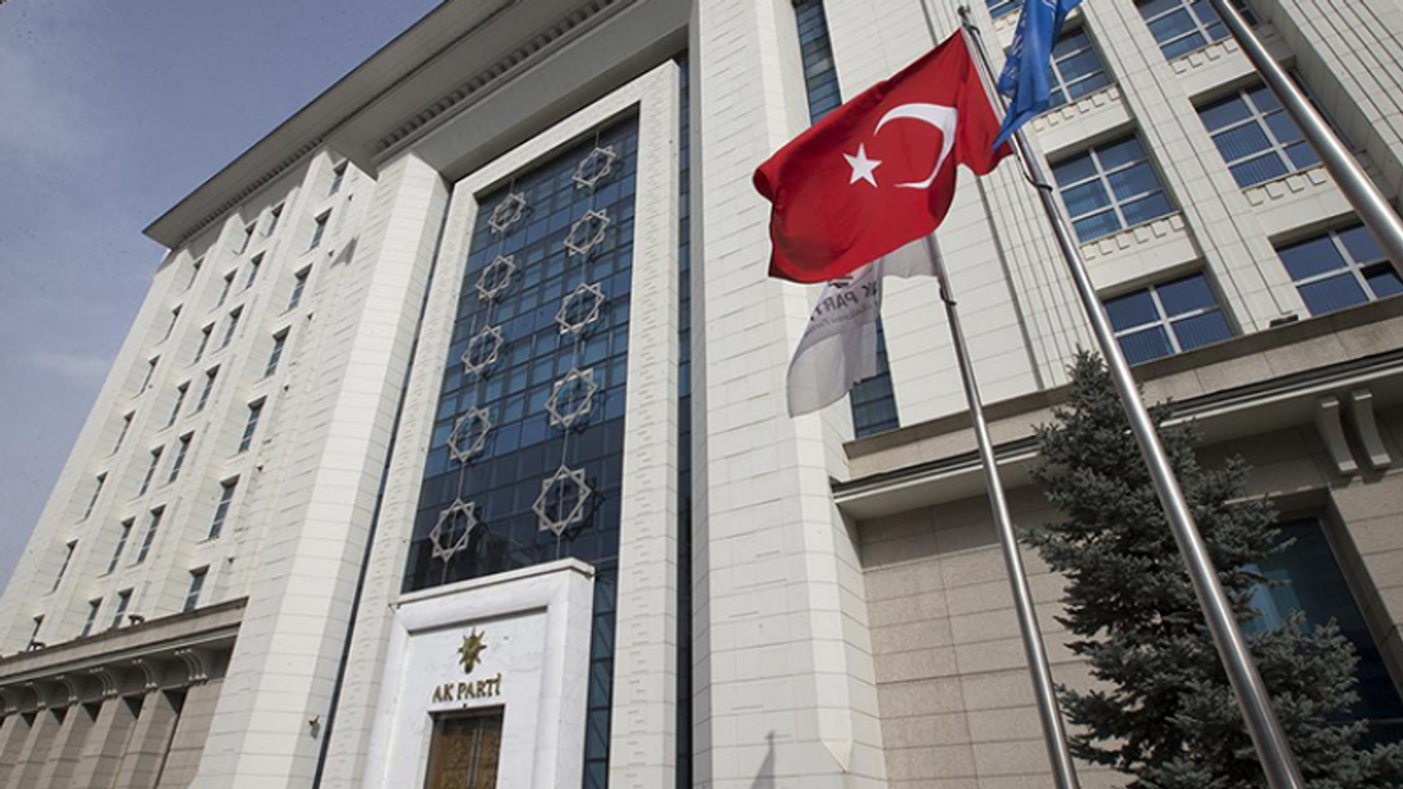 AKP olağanüstü toplanıyor: Masada 3 konu var
