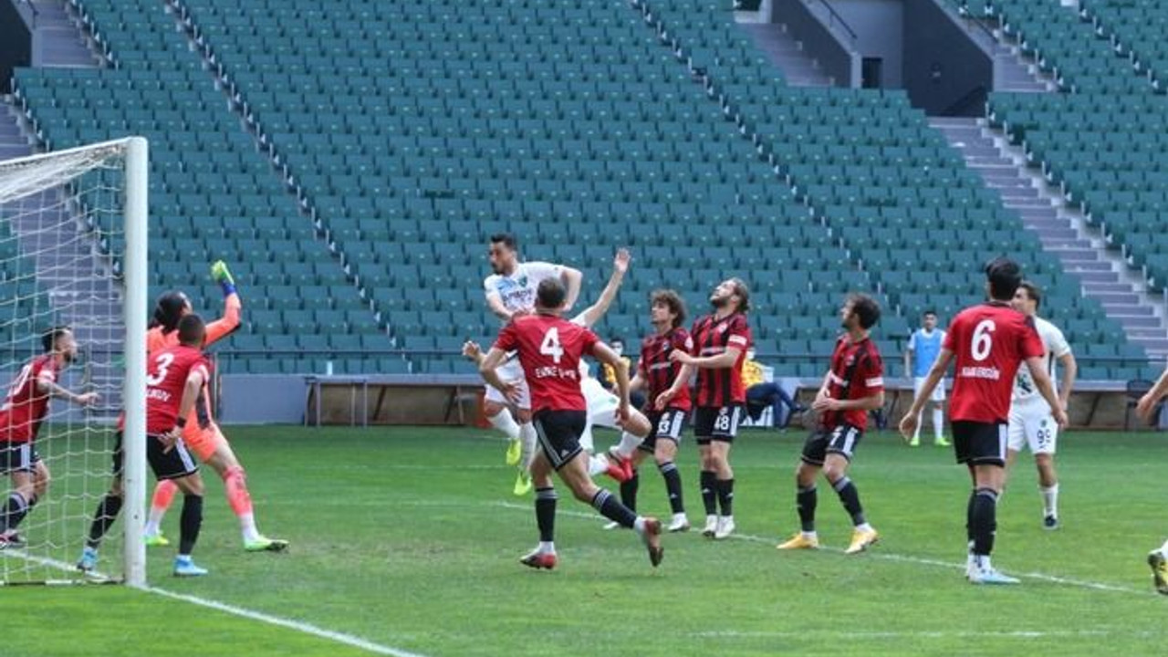 Kocaelispor evinde 2-1 mağlup