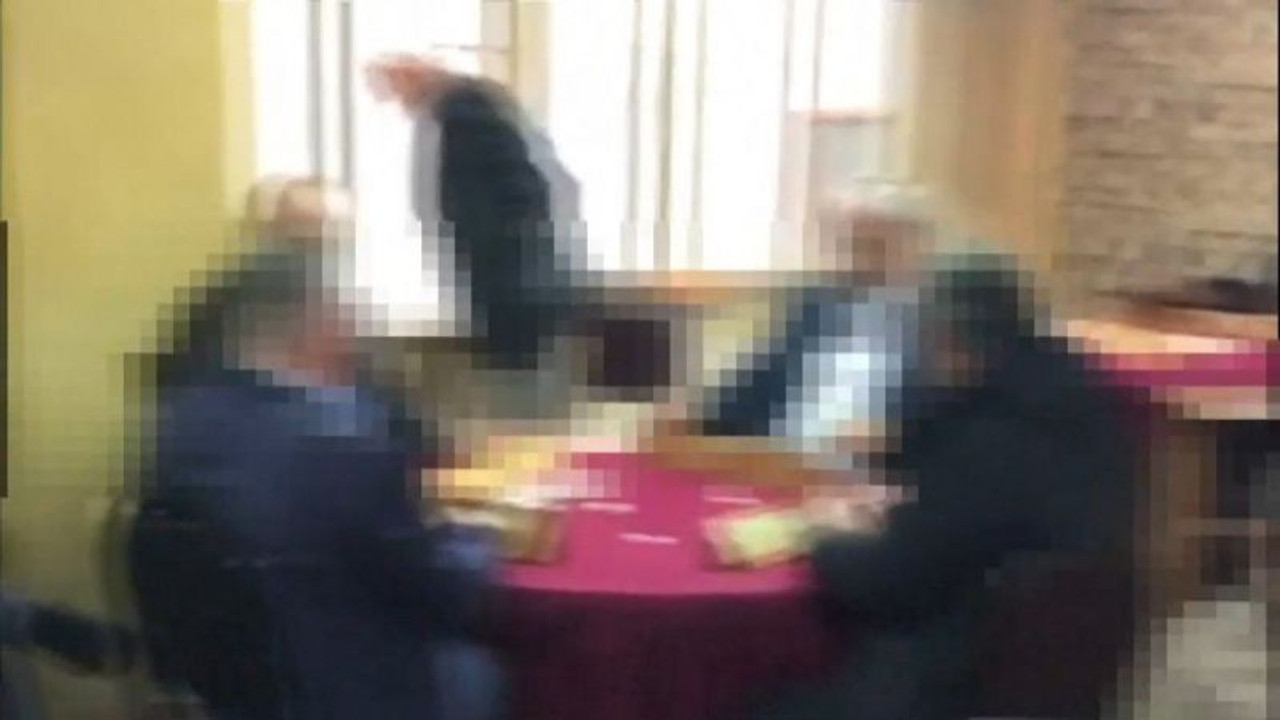 Polis bastı, oyuna devam ettiler!