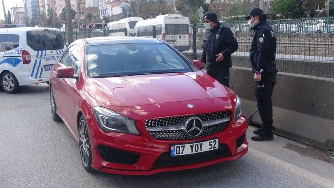 Temaslı pilot lüks aracıyla trafikte yakalandı