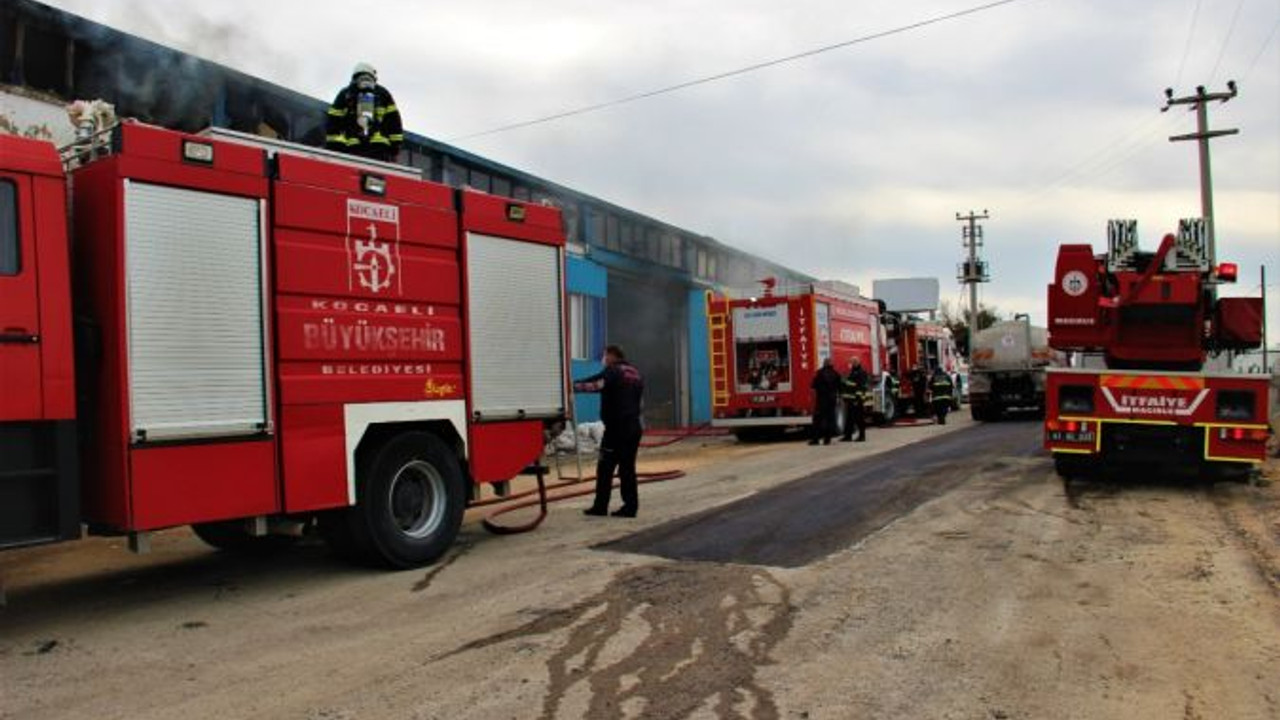Maden kimyasalları bulunan depo alevlere teslim oldu