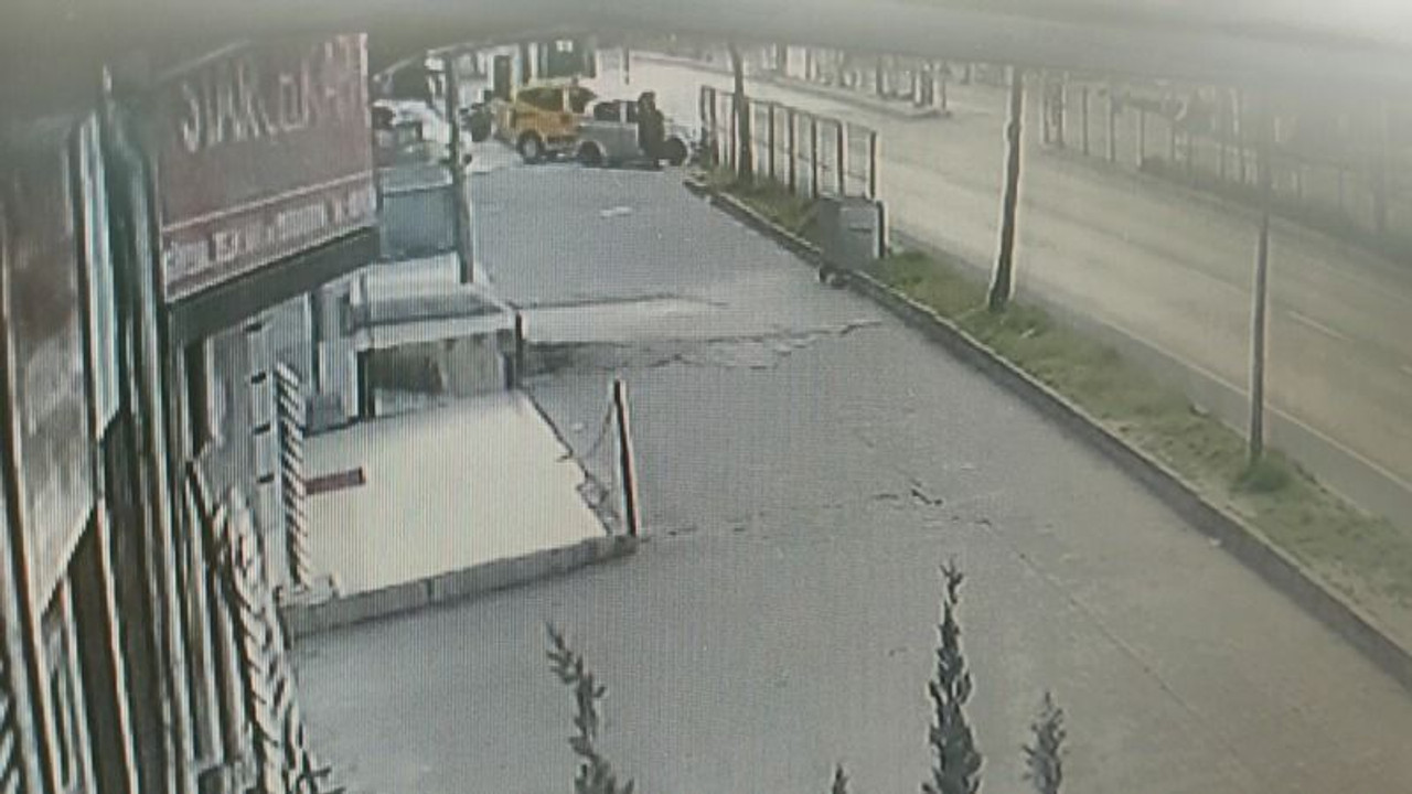 Kırmızı ışık ihlali yapan tanker, taksiyi ezdi!