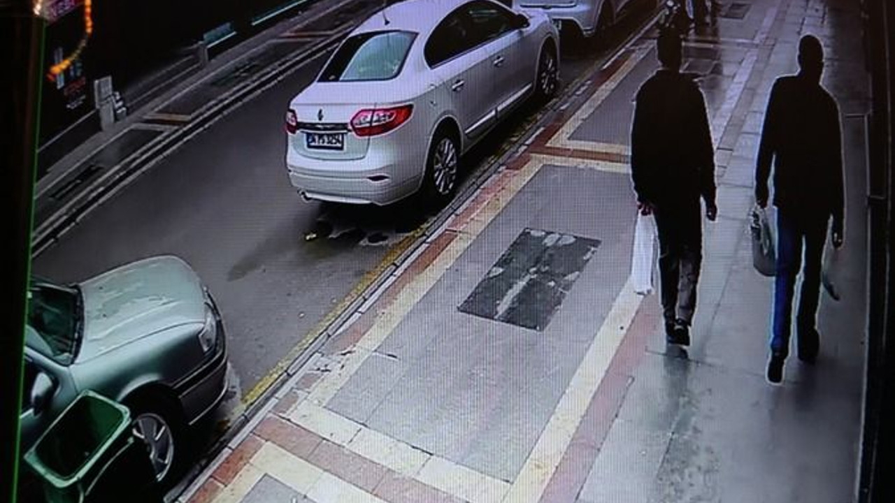 Sokakta yürürken vurulma anları güvenlik kamerasında!