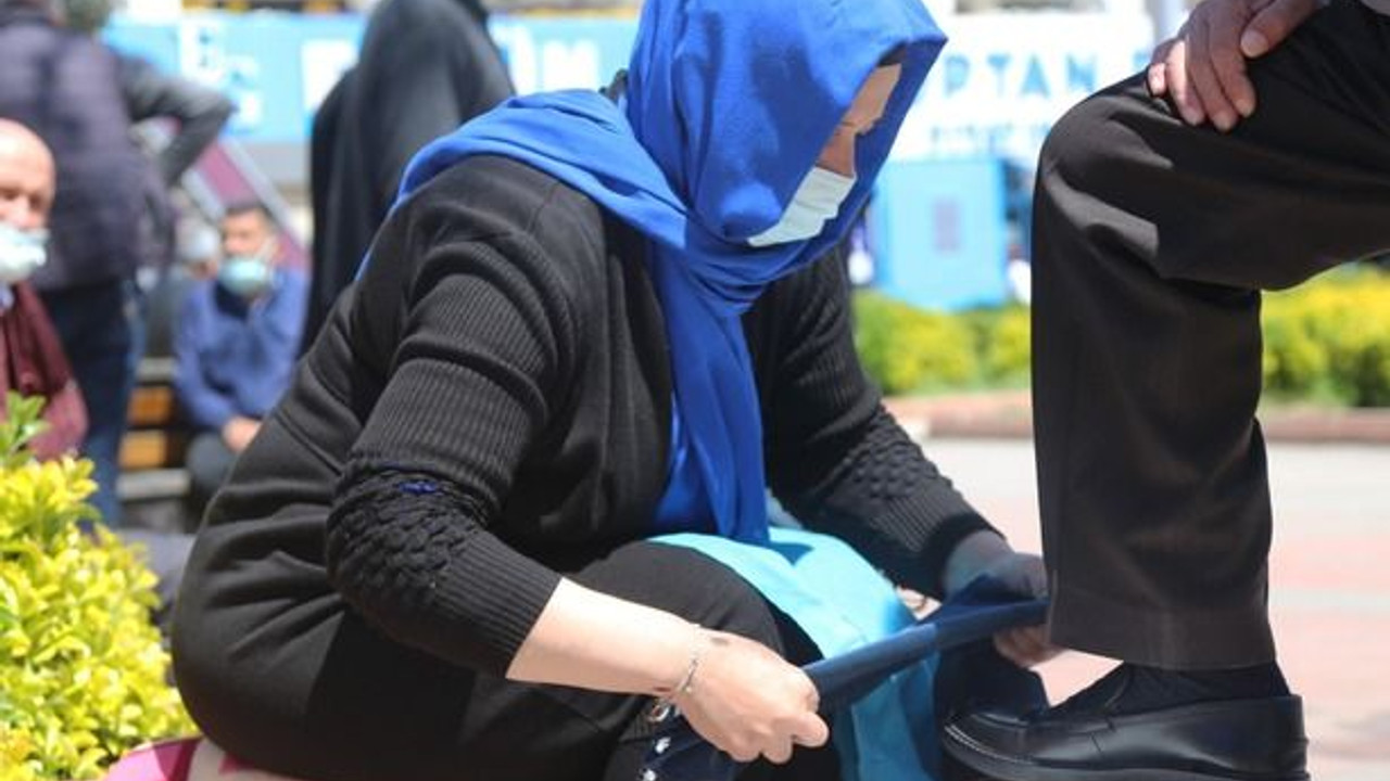 Boya sandığı, fedakar annenin ekmek teknesi oldu