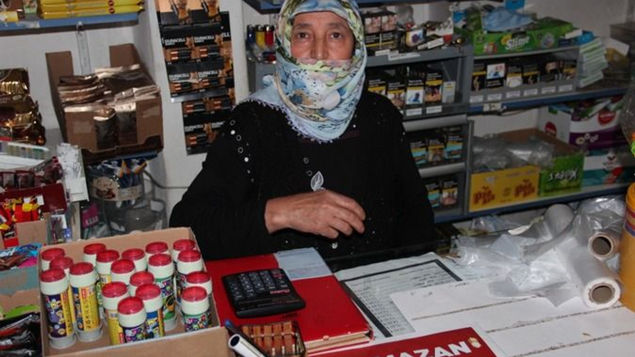 Parasını çalan hırsızları yakalayan yaşlı kadın konuştu