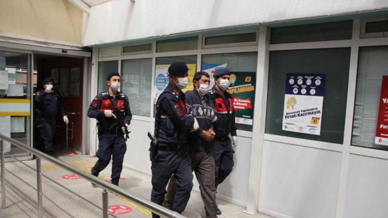 Pompalı tüfekle komşu çifti öldüren şahıs tutuklandı
